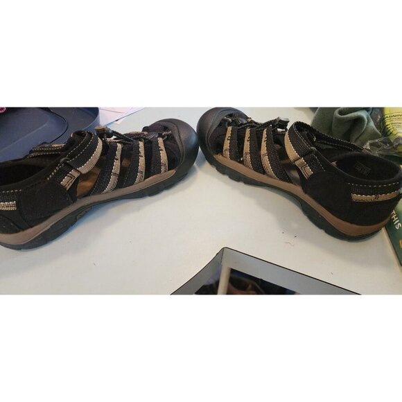 Keen sandals sz 6 mens